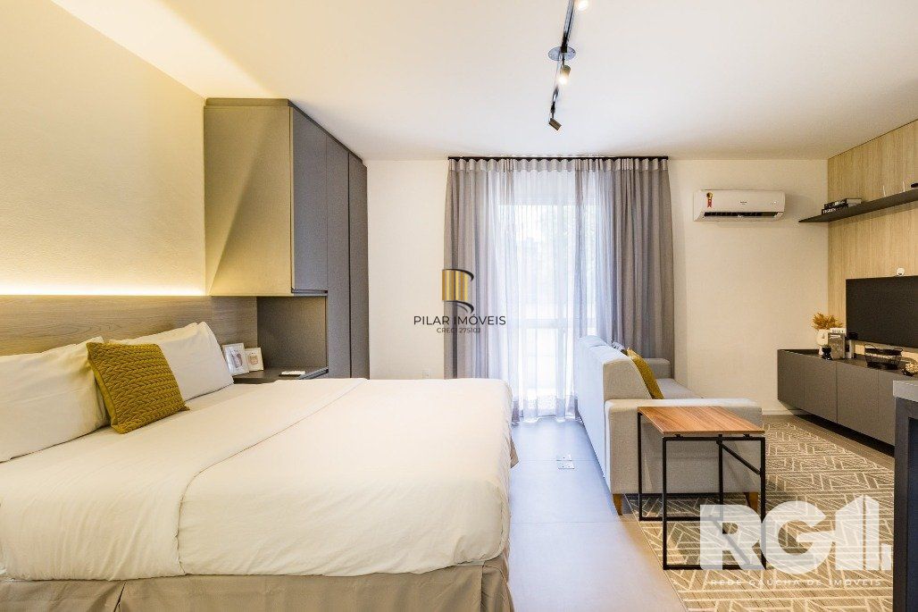 Studio localizado no Centro Histórico de Porto Alegre, uma das ruas mais charmosas e antigas de Porto Alegre.