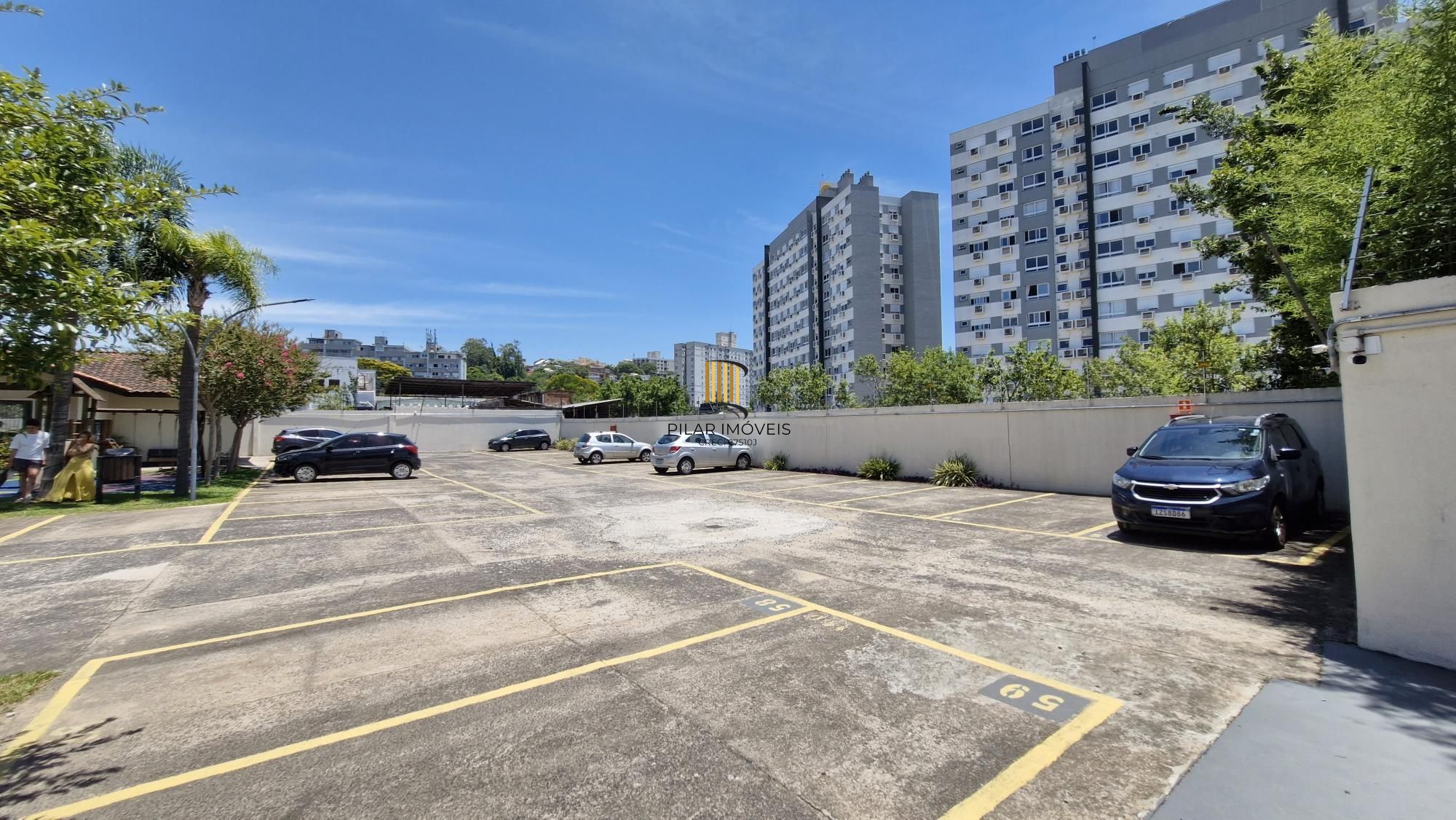 Excelente Apartamento de dois Dormitórios perto do Bourbon Aparício Borges.