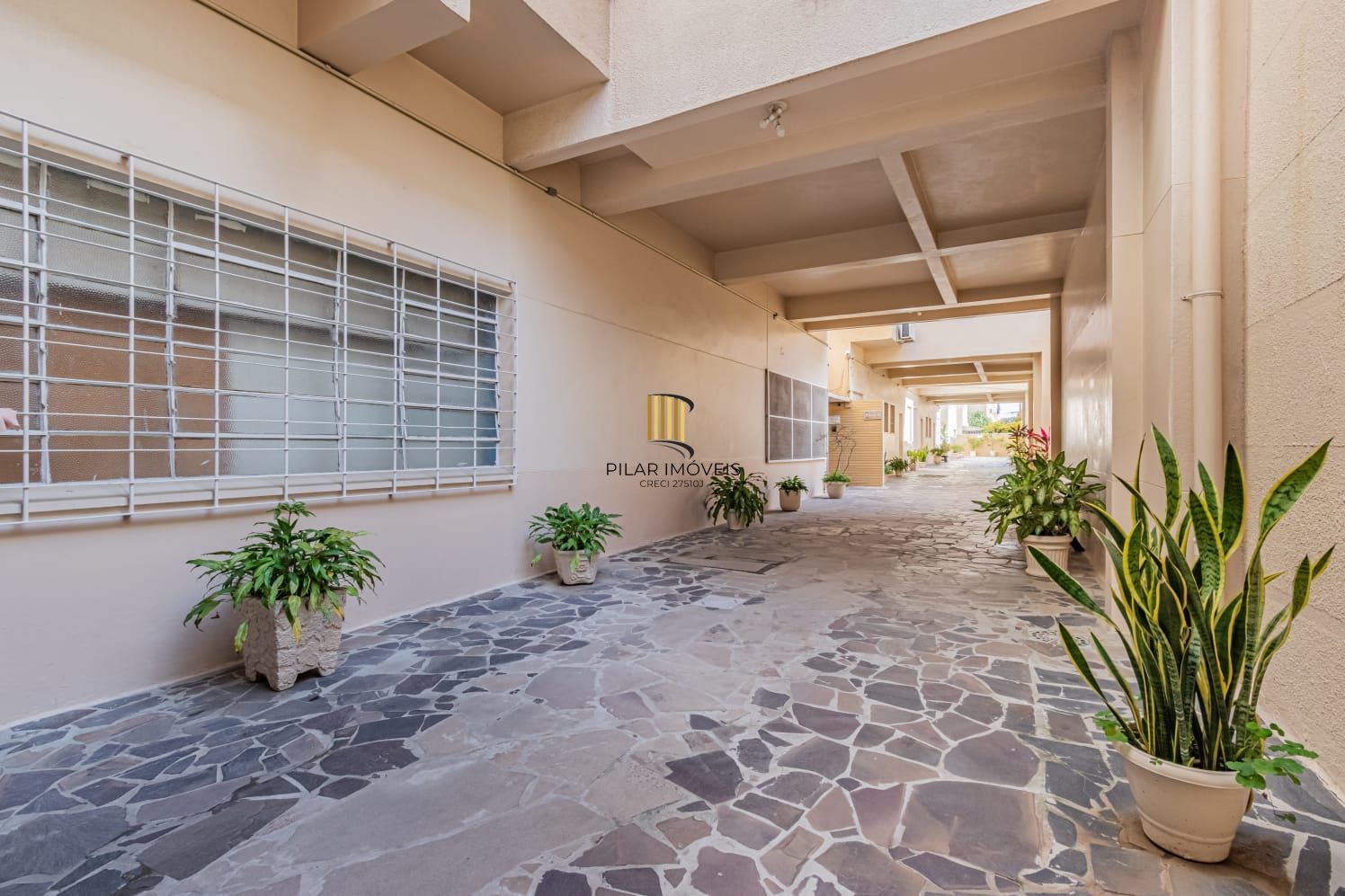 Lindo apartamento com dois dormitórios, agende uma visita para conhecer todos os detalhes pessoalmente.