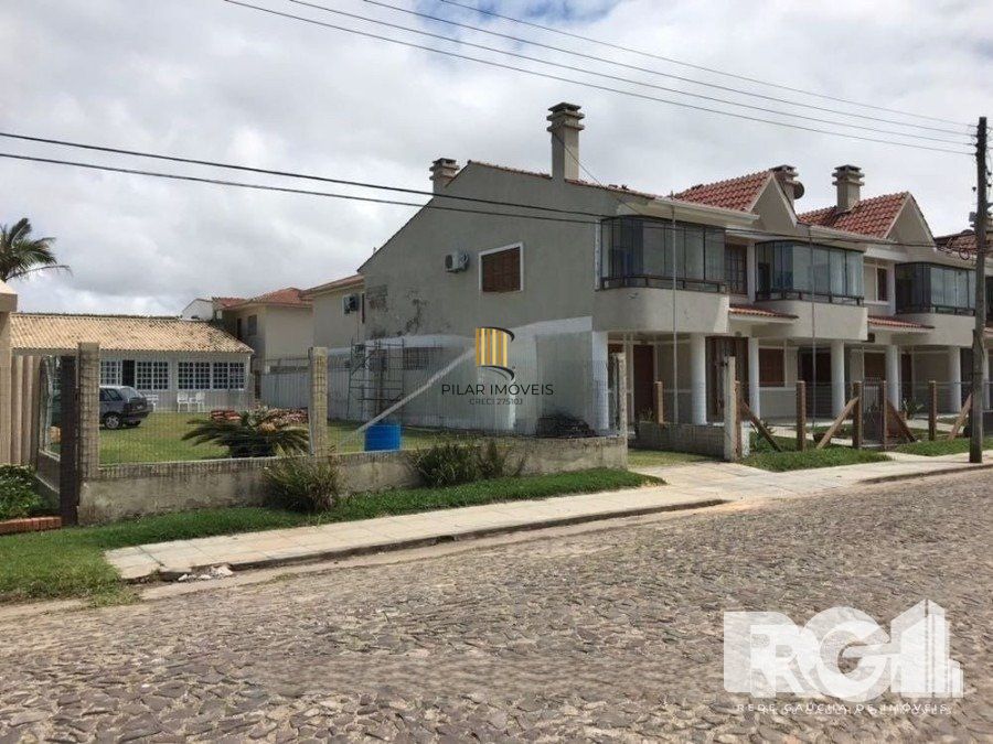Excelente Apartamento de três Dormitórios em Xangrilá/RS   uma quadra mar