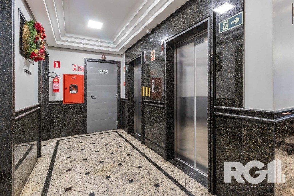Sala Comercial na Av. Goethe - Porto Alegre com Garagem