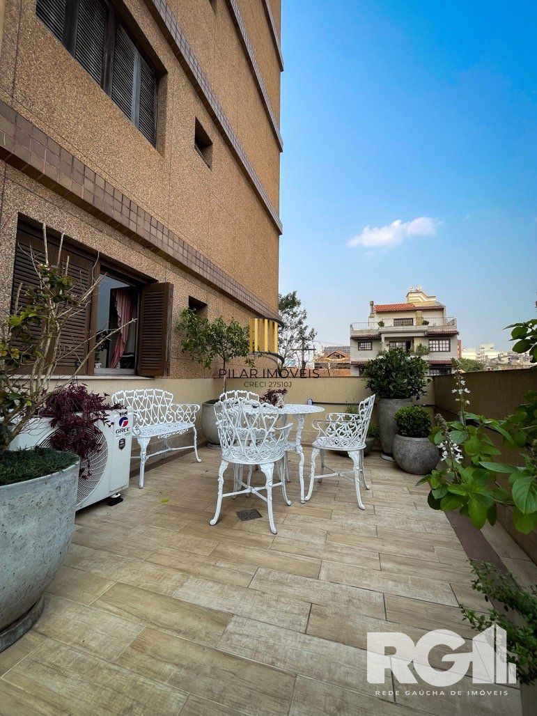 Apartamento com fino acabamento. edifício com elevador panorâmico com 1 apartamento por andar , com fácil acesso a BR116.