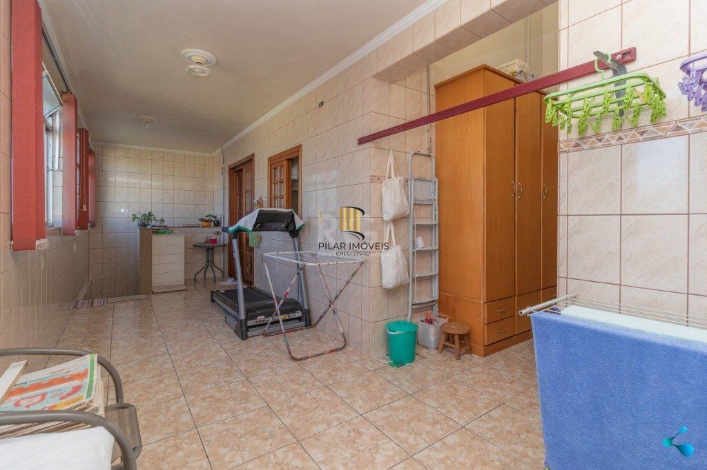 Casa para Venda - 272m², 3 dormitórios, sendo 1 suites, 2 vagas - Sarandi