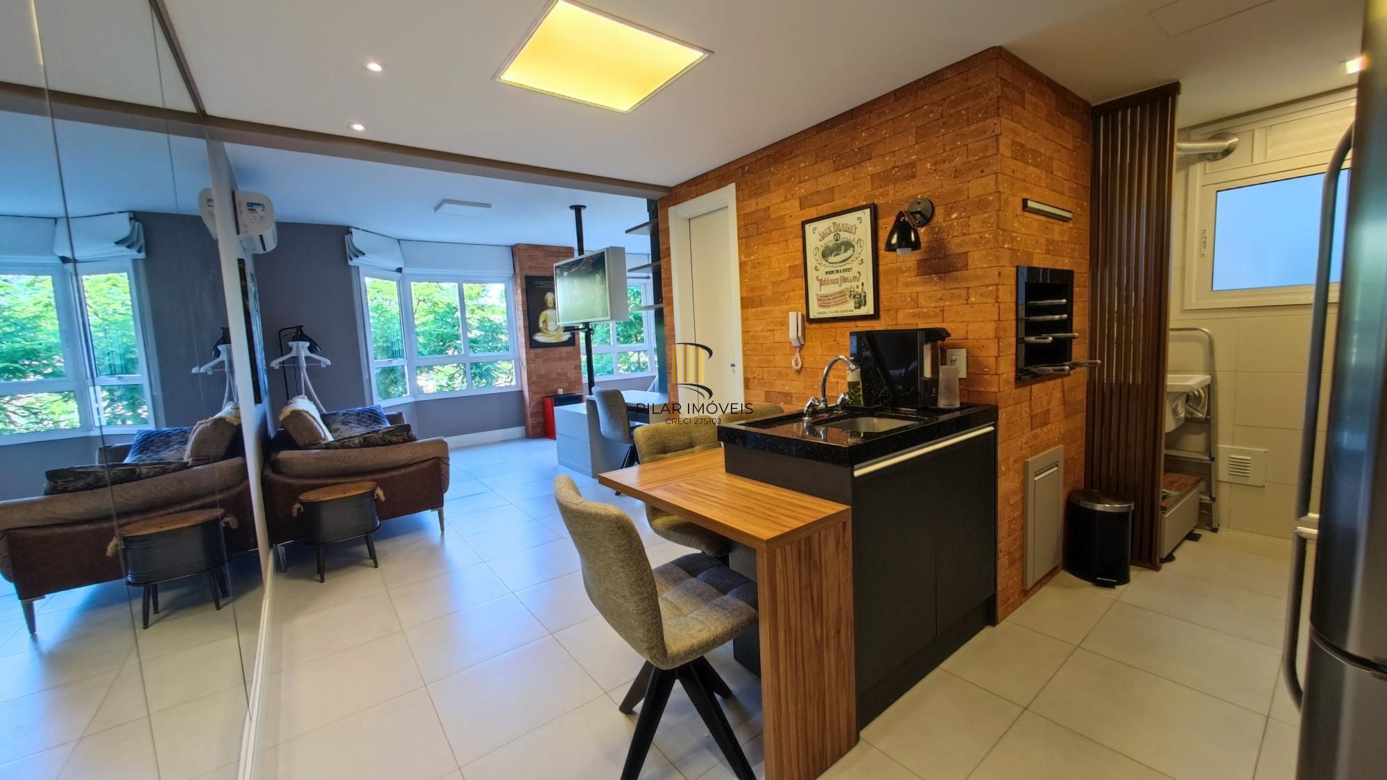 Apartamento  no Centro Histórico de Porto Alegre Mobiliado