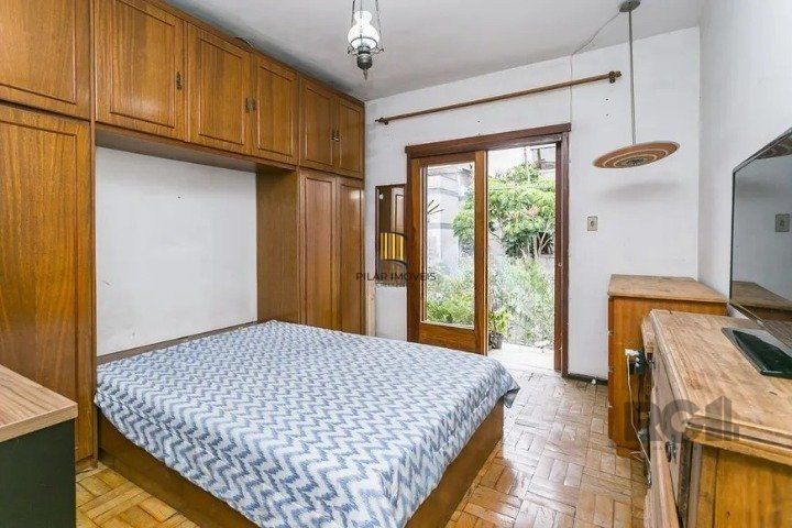 Casa Residencial ou comercial com 4 dormitórios, 2 banheiros