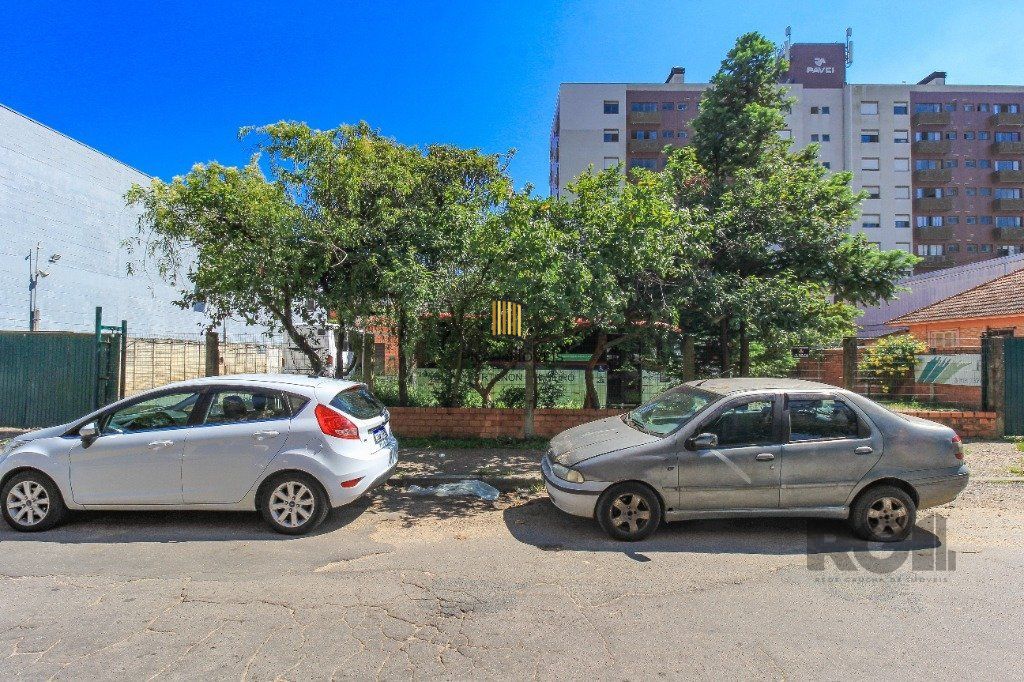 Vendo com exclusividade,  50m da PUC, terreno com 960 m2,   30,00m x 32,00m