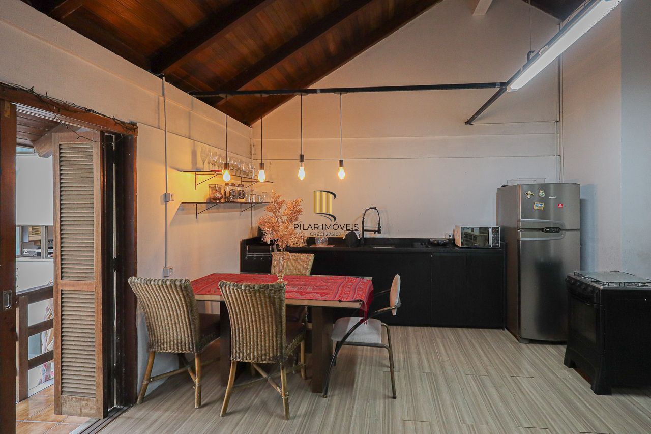 Casa, 3 dormitórios, 2 Suítes,  293,20m², Bairro Bela Vista, Porto Alegre