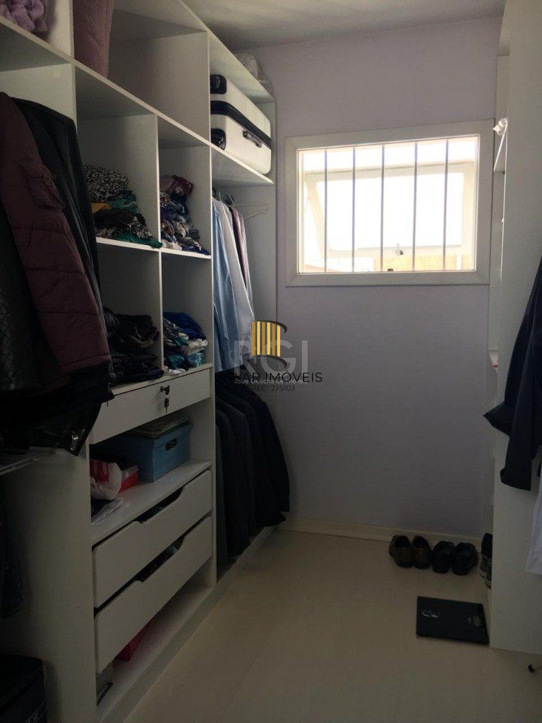 Casa para Venda - 248m², 5 dormitórios, sendo 1 suites, 3 vagas - Sarandi