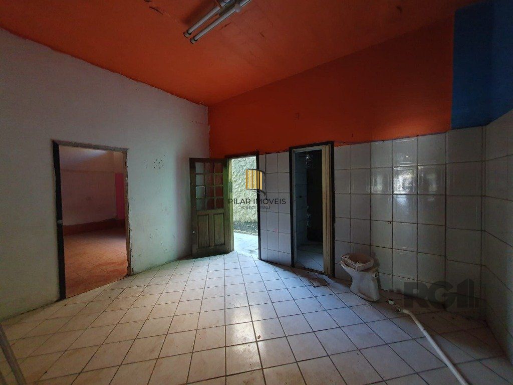 Casa 2 dormitórios próximo shopping Canoas