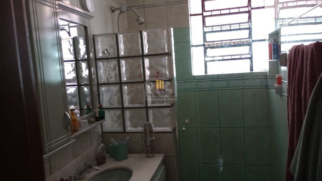 Casa para Venda - 160m², 3 dormitórios, sendo 1 suites, 2 vagas - Santa Maria Goretti