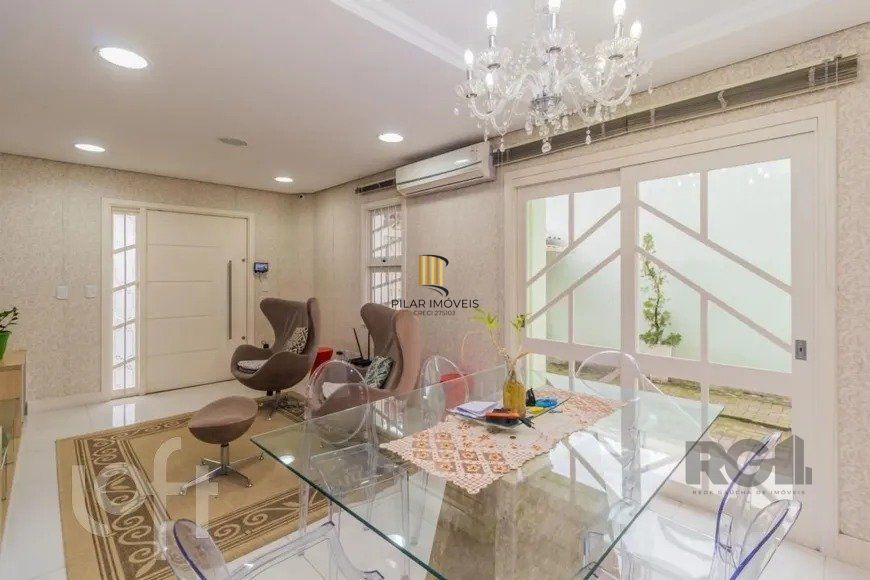 Casa 4 dormitórios no bairro Cristal