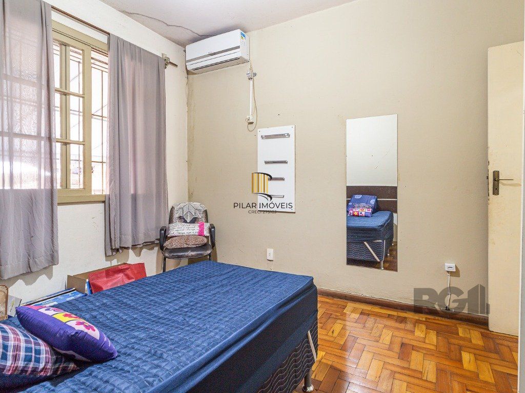 casa  com 3 quartos, 2 banheiros e vaga de garagem,