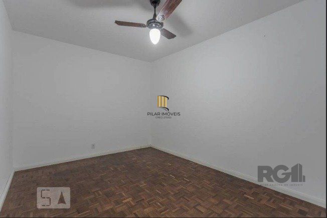 Casa com 04 dormitórios no Bairro Chacara das Pedras Porto Alegre