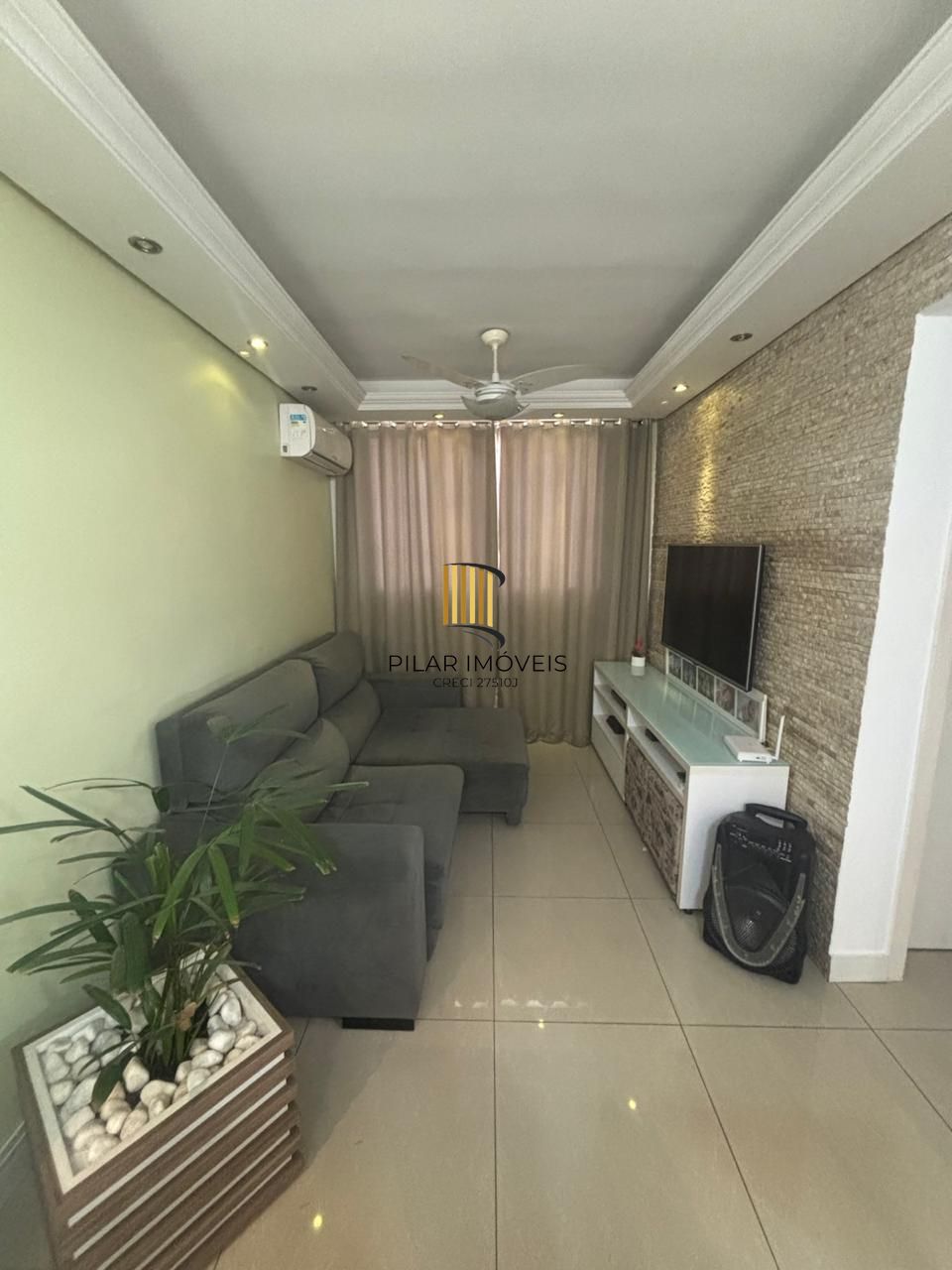 Apartamento Semimobiliado à Venda em Porto Alegre, RS