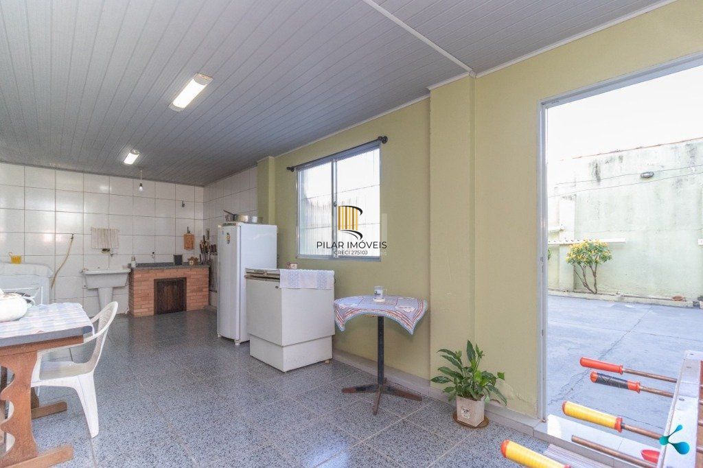 Casa para Venda - 272m², 3 dormitórios, sendo 1 suites, 2 vagas - Sarandi