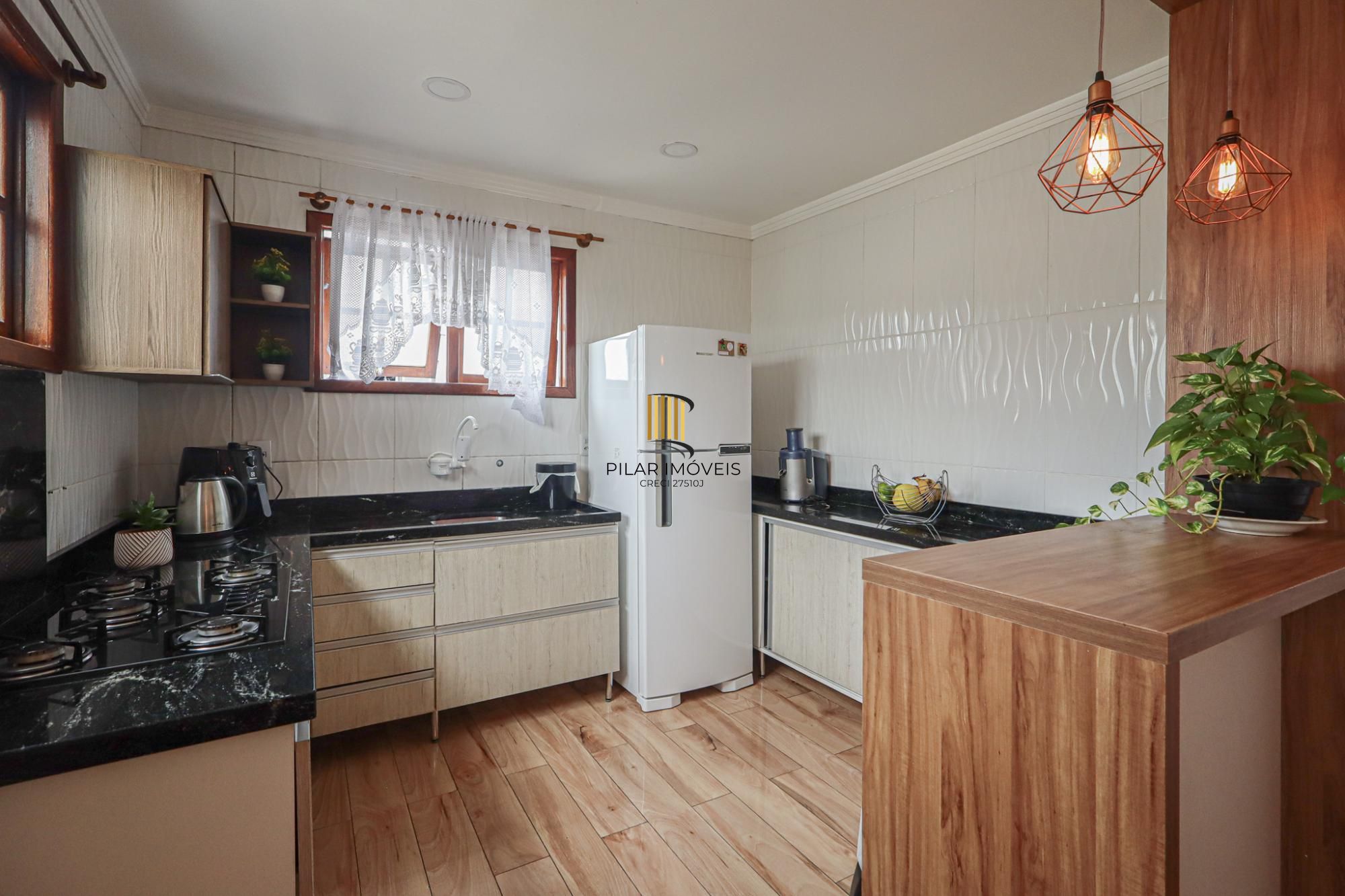 Casa semi mobiliada, 4 dormitórios no Bairro Jardim Sabará