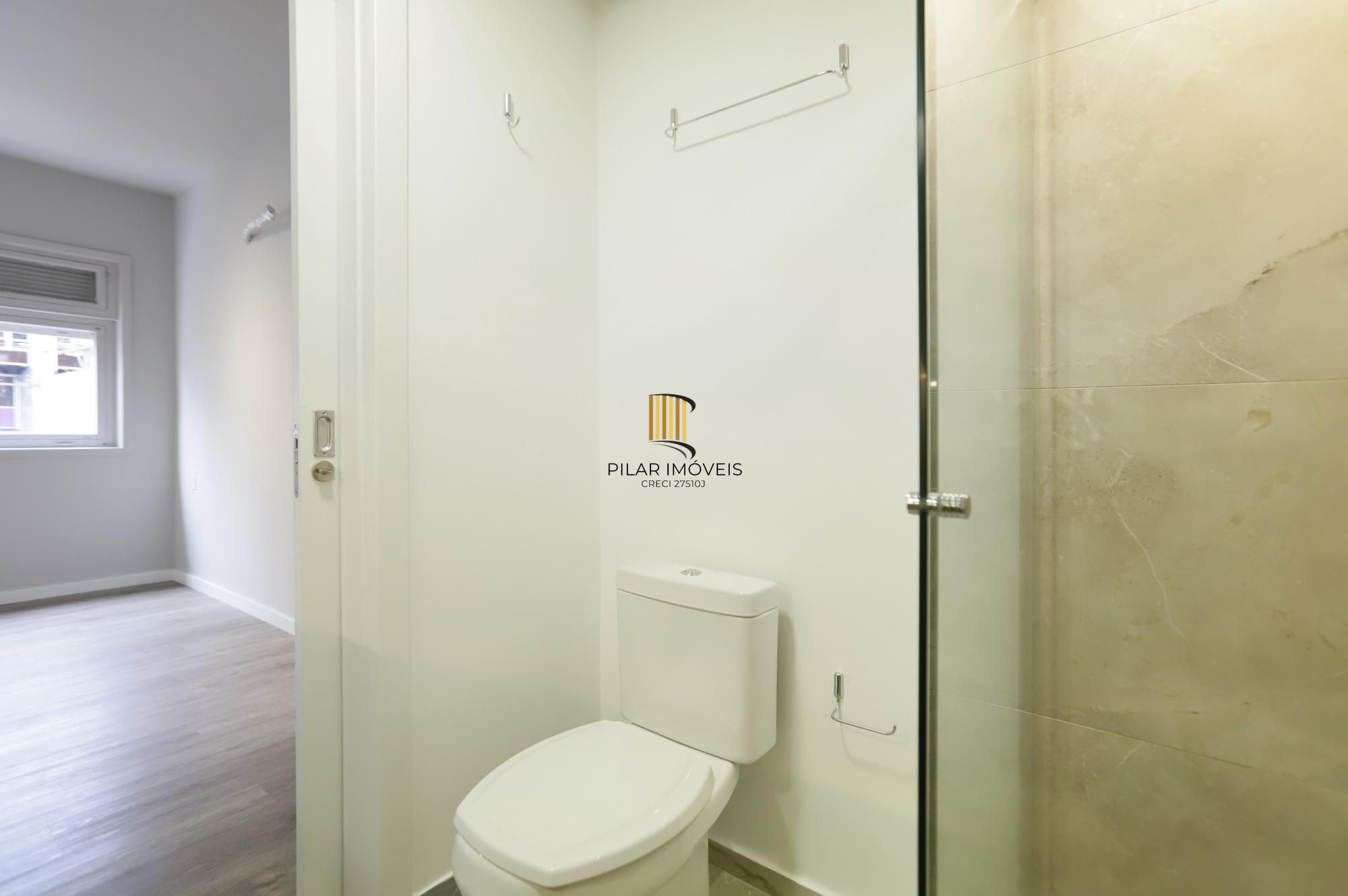 Apartamento 03 dormitórios revitalizado no Moinhos de Vento em Porto Alegre.