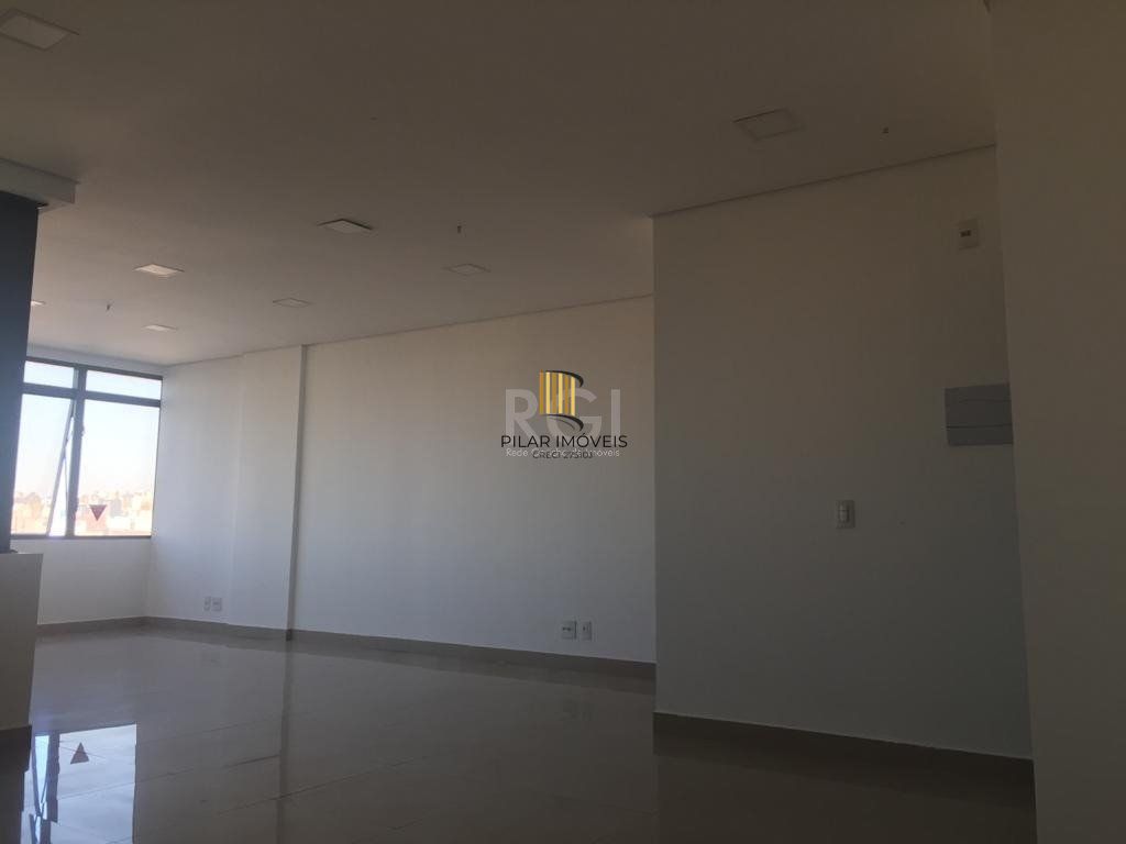 vende excelente sala comercial no 08º andar, com 45,13m² de área privativa, e 47,86m2 de área total