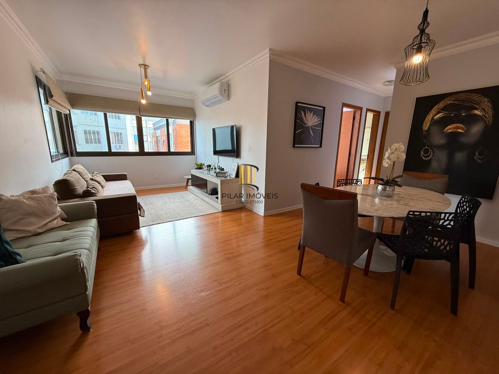 Apartamento semimobiliado no Moinhos de Vento