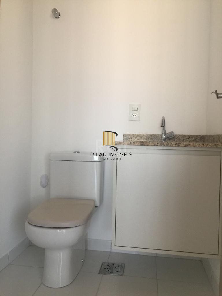 vende excelente sala comercial no 08º andar, com 45,13m² de área privativa, e 47,86m2 de área total