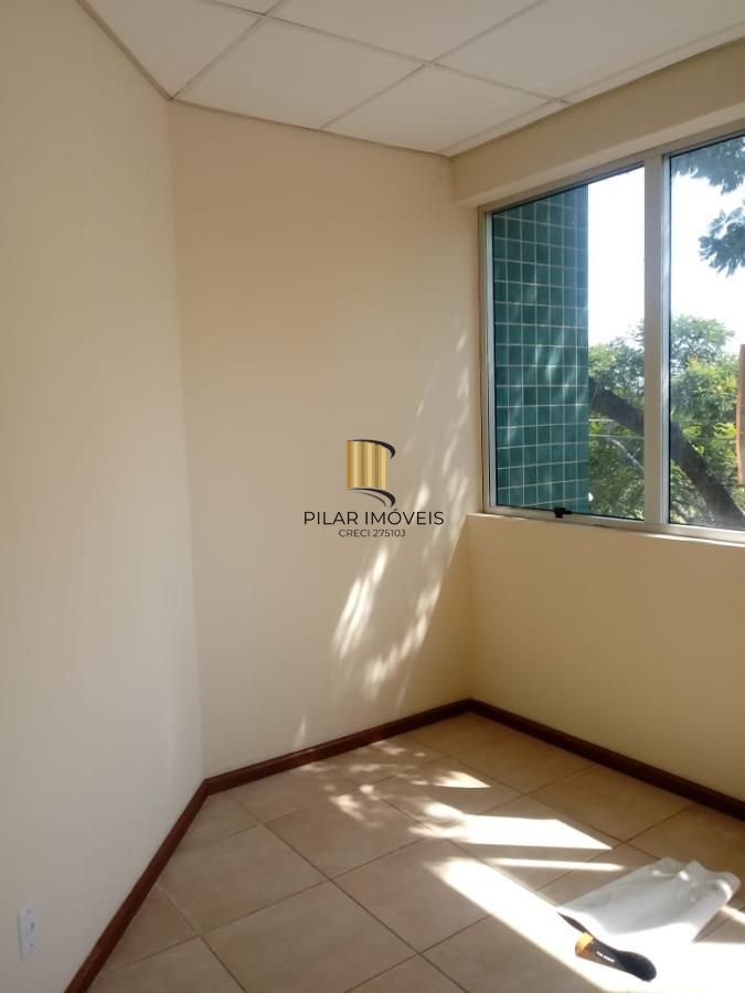 Sala comercial à venda, localizada no coração de Canoas, Rio Grande do Sul. Este imóvel espaçoso e moderno conta com 1 quarto, 1 banheiro e uma vista panorâmica deslumbrante - Pilar Imóveis