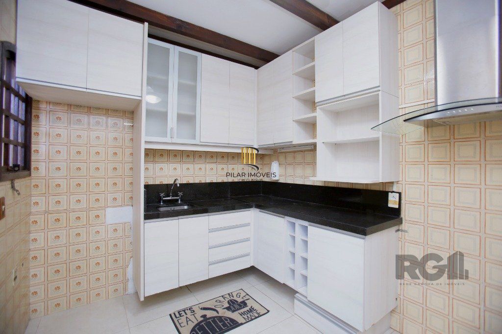 Casa de Condomínio 3 dormitórios no bairro Cristal