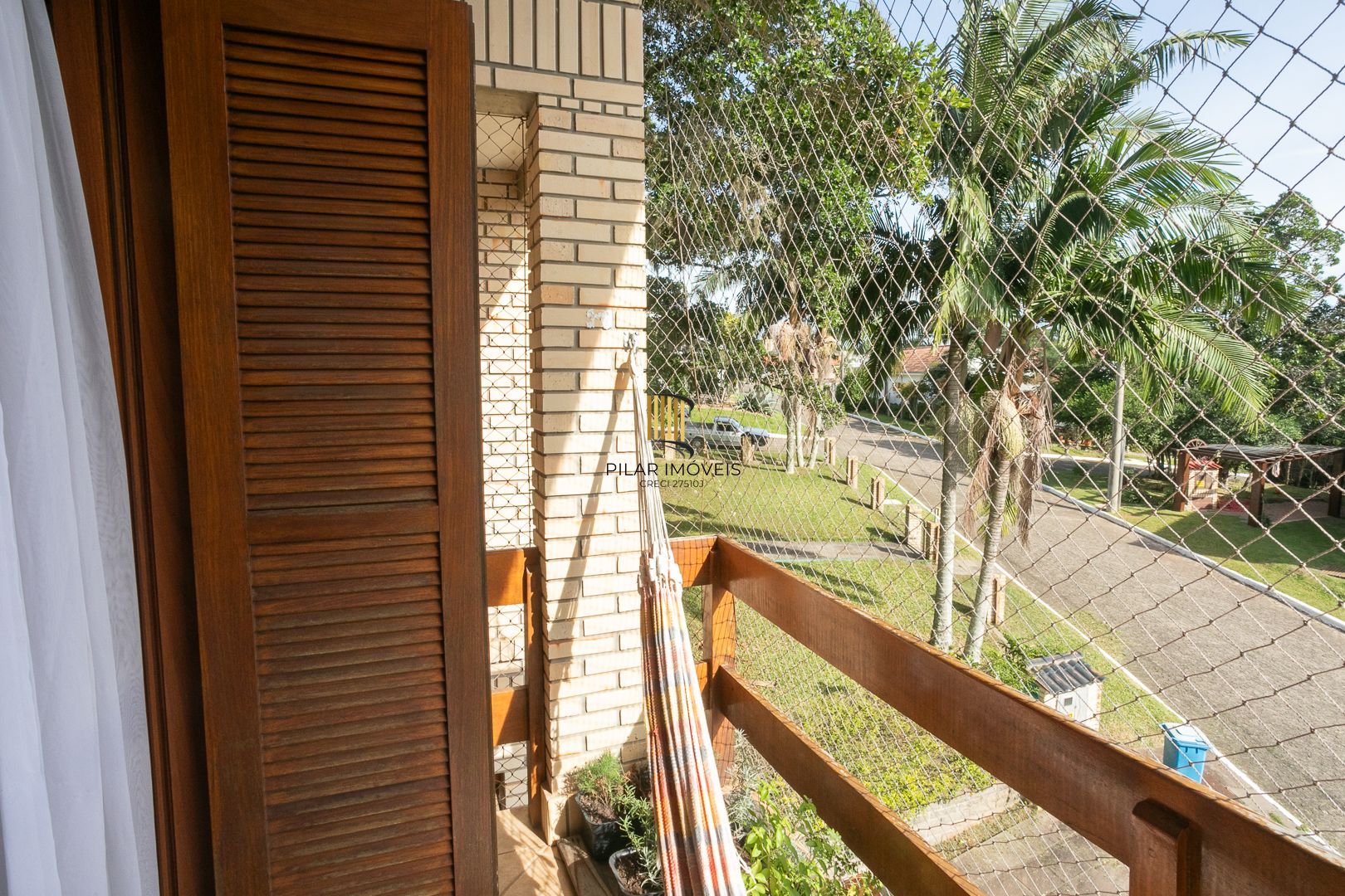 Casa mobiliada em condomínio