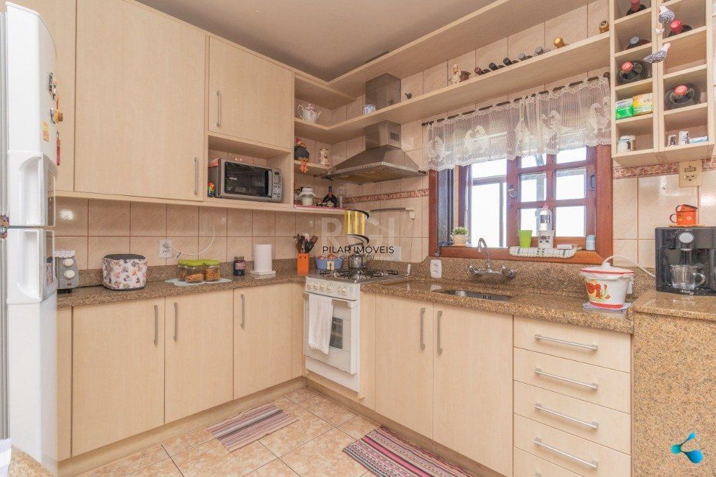 Casa para Venda - 272m², 3 dormitórios, sendo 1 suites, 2 vagas - Sarandi