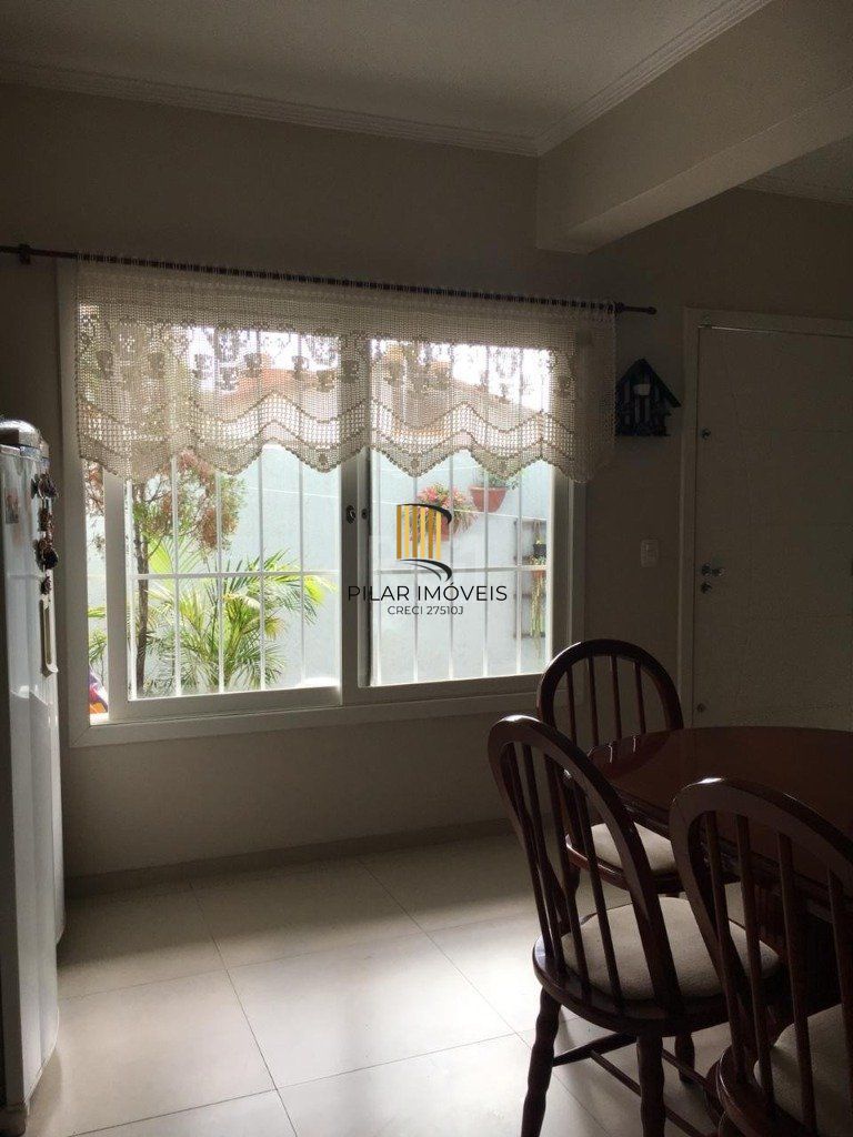 Casa para Venda - 248m², 5 dormitórios, sendo 1 suites, 3 vagas - Sarandi