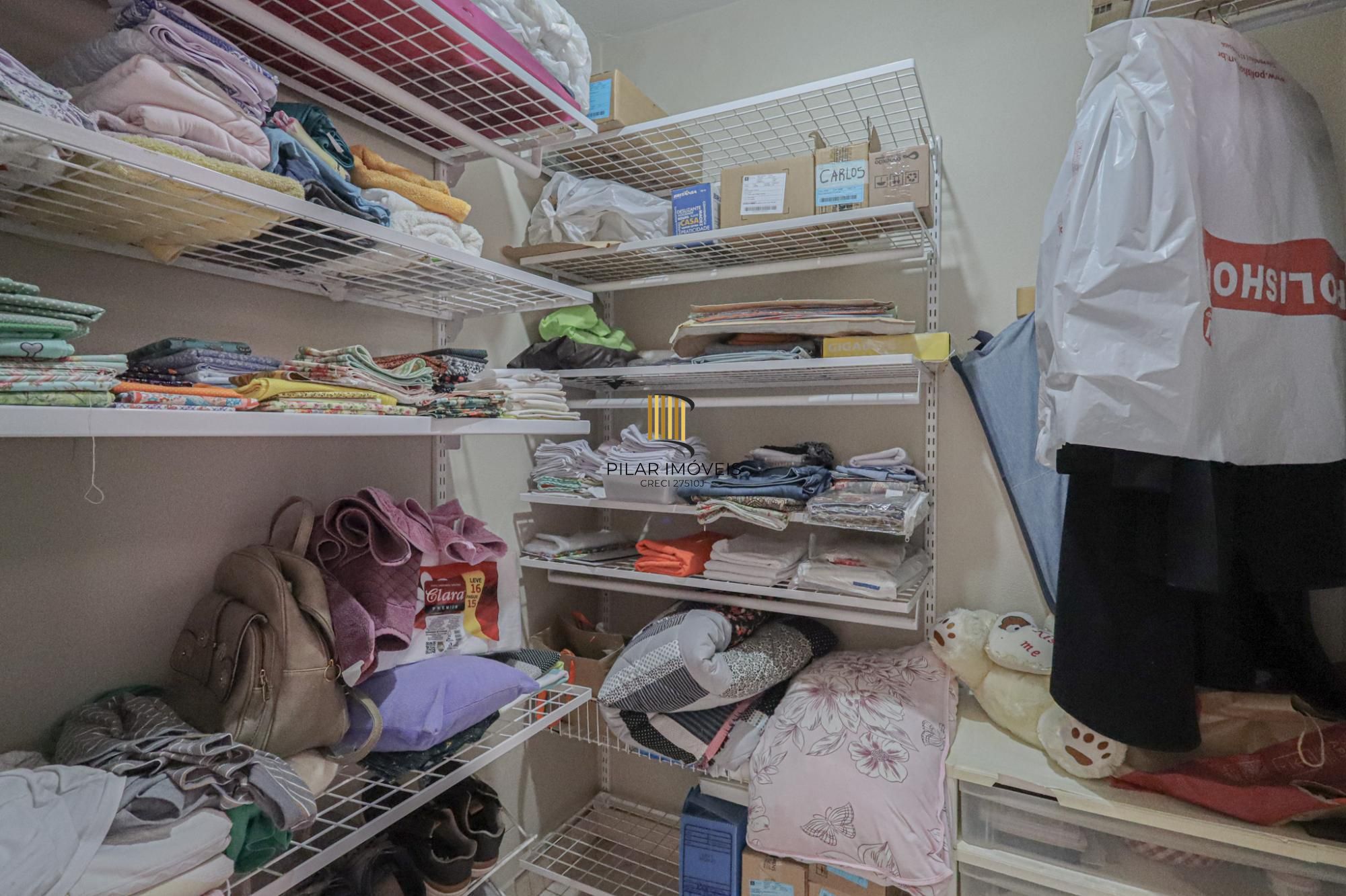 Residência de luxo ! Impecável.. 04 dormitórios , piscina / estuda dação