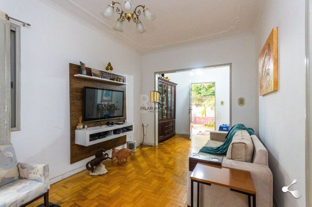 Casa para Venda - 221m², 4 dormitórios, sendo 1 suites, 2 vagas - São Geraldo