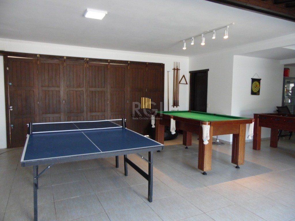 Casa para Venda - 410m², 5 dormitórios, sendo 5 suites, 5 vagas - Centro