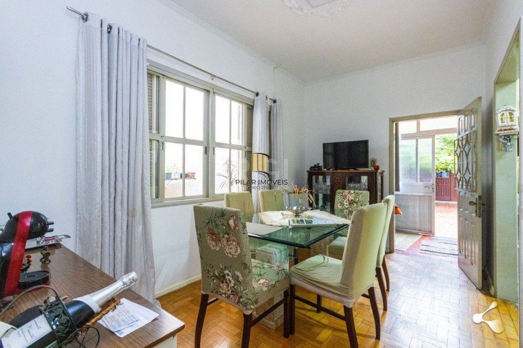 Casa para Venda - 221m², 4 dormitórios, sendo 1 suites, 2 vagas - São Geraldo