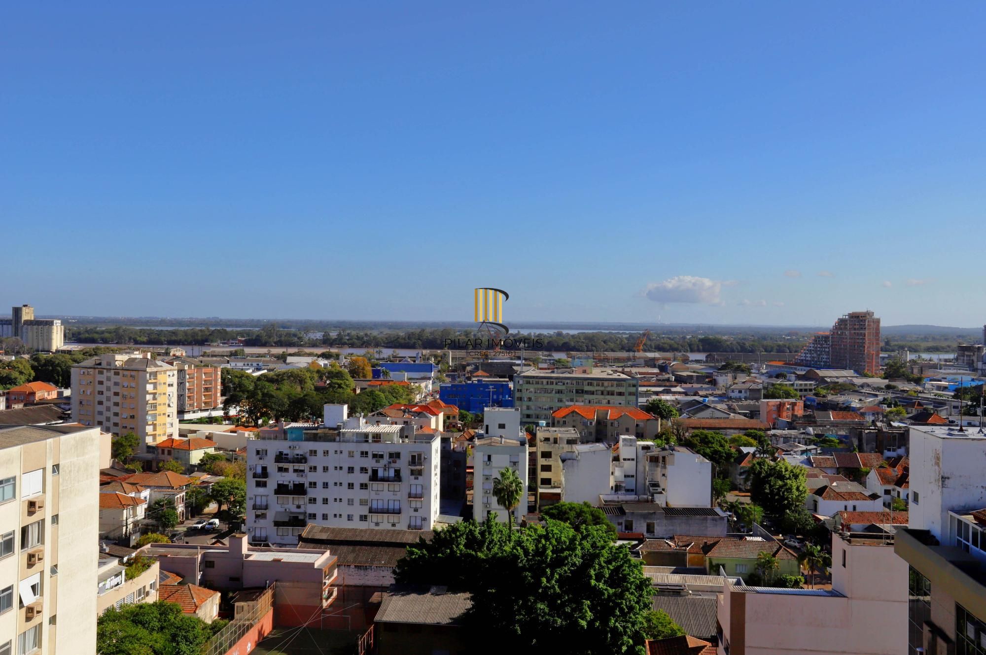 Apartamento super iluminado e arejado,  com hall de entrada , living amplo com 02 ambientes , 02 dormitórios, sendo uma suíte , banheiro  social com ventilação externa e cozinha mobiliada - Pilar Imóveis