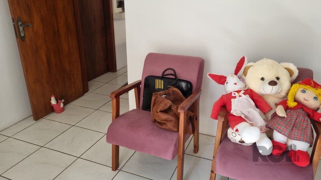 Casa para Venda - 204m², 4 dormitórios, 3 vagas - Scharlau