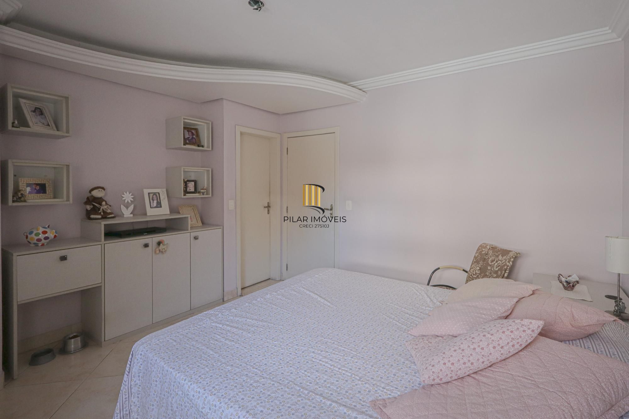 Residência de luxo ! Impecável.. 04 dormitórios , piscina / estuda dação