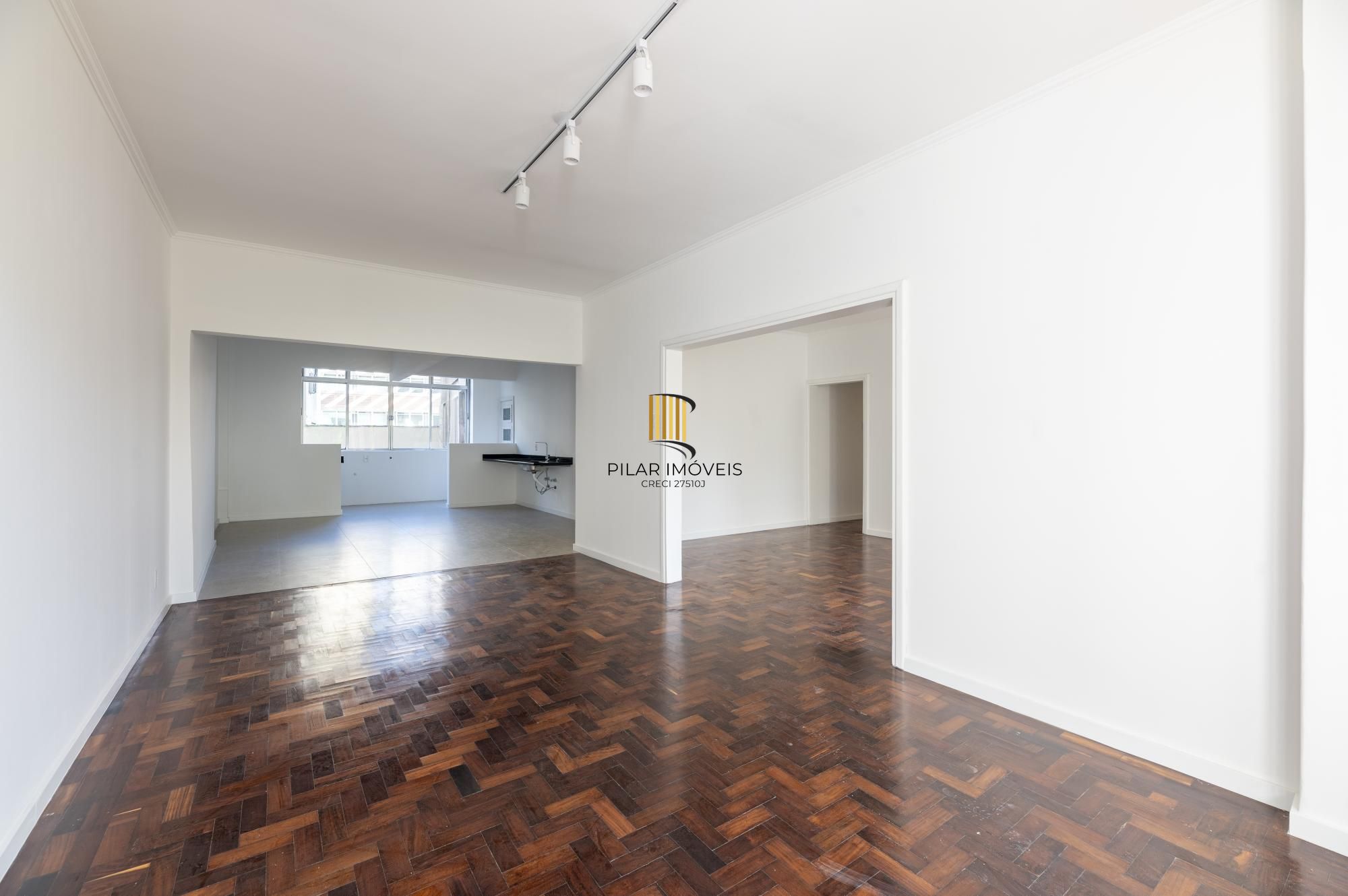 Apartamento no edificio Esplanada 03 dormitórios no Bairro Moinhos de Vendo em Porto Alegre