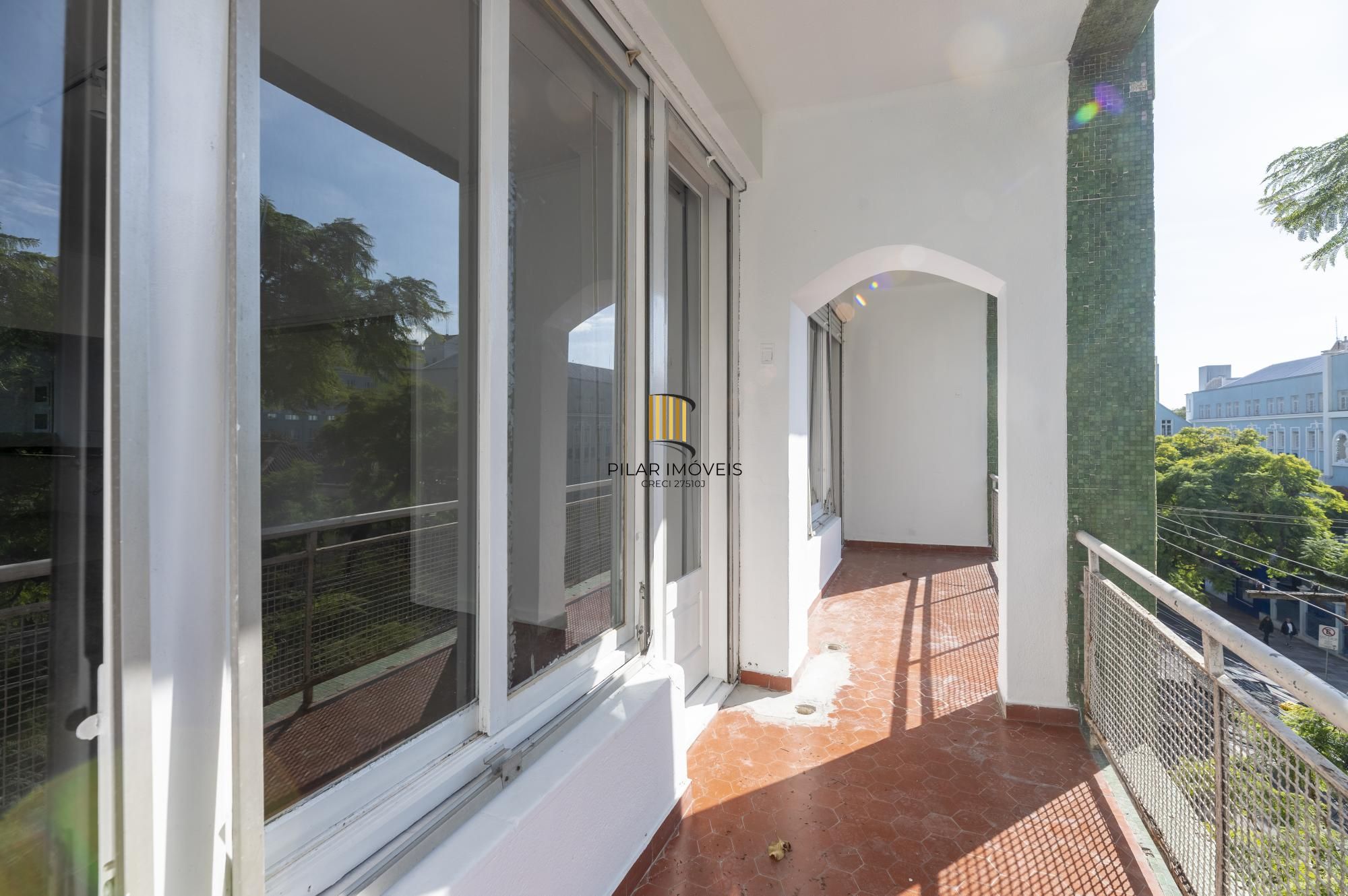 Apartamento no edificio Esplanada 03 dormitórios no Bairro Moinhos de Vendo em Porto Alegre