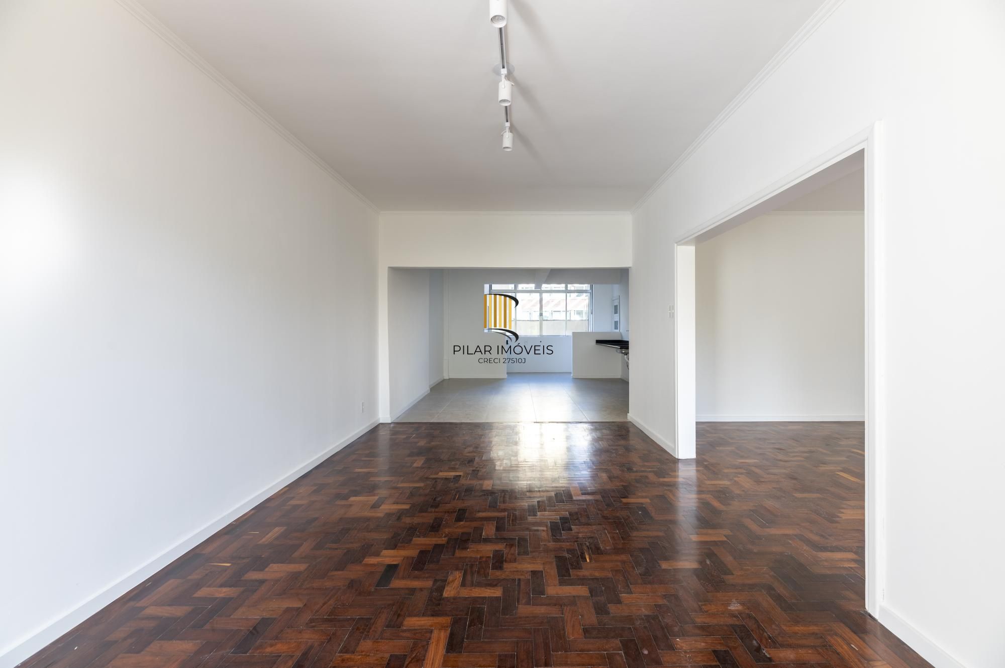 Apartamento no edificio Esplanada 03 dormitórios no Bairro Moinhos de Vendo em Porto Alegre