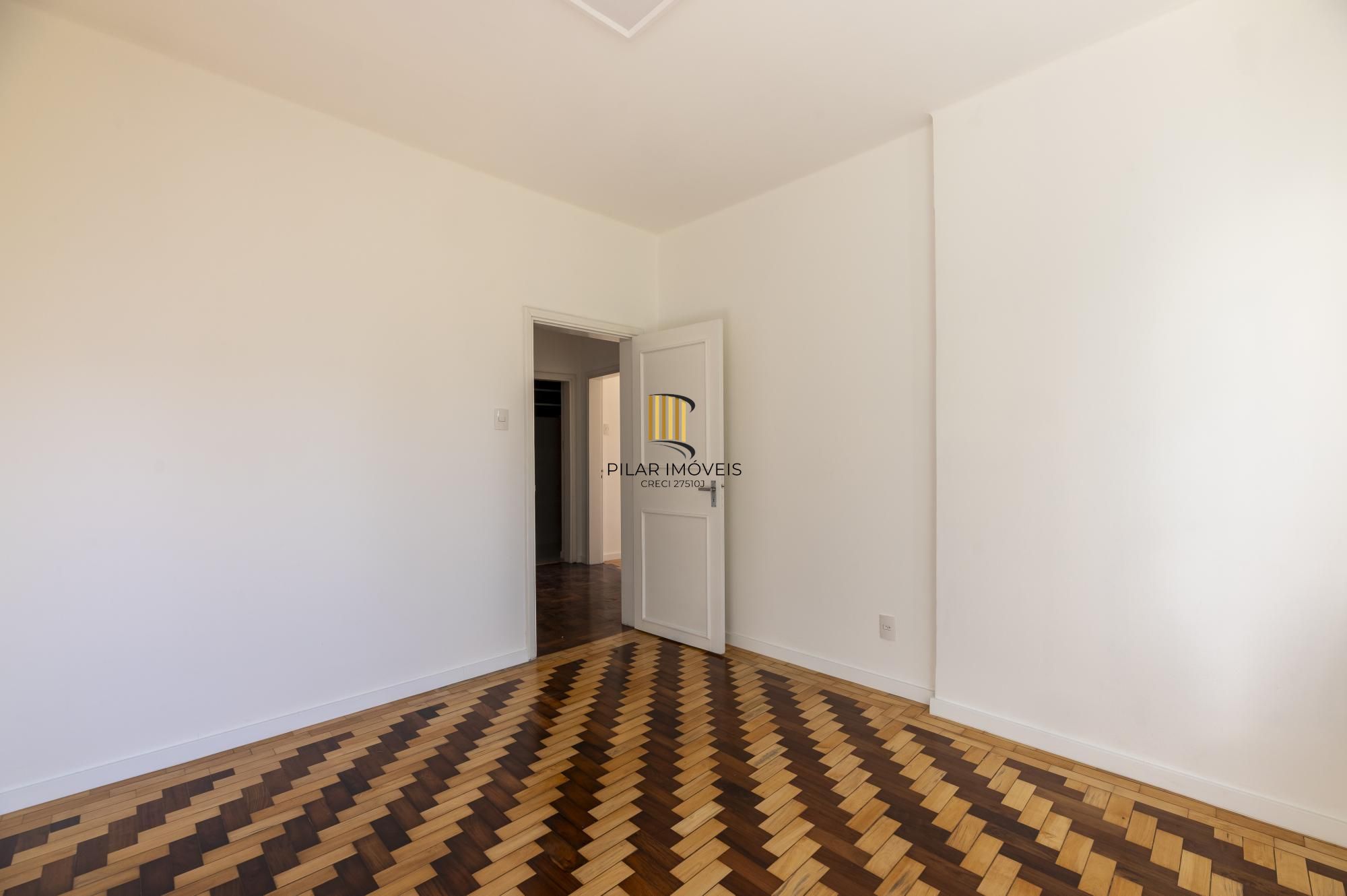 Apartamento no edificio Esplanada 03 dormitórios no Bairro Moinhos de Vendo em Porto Alegre