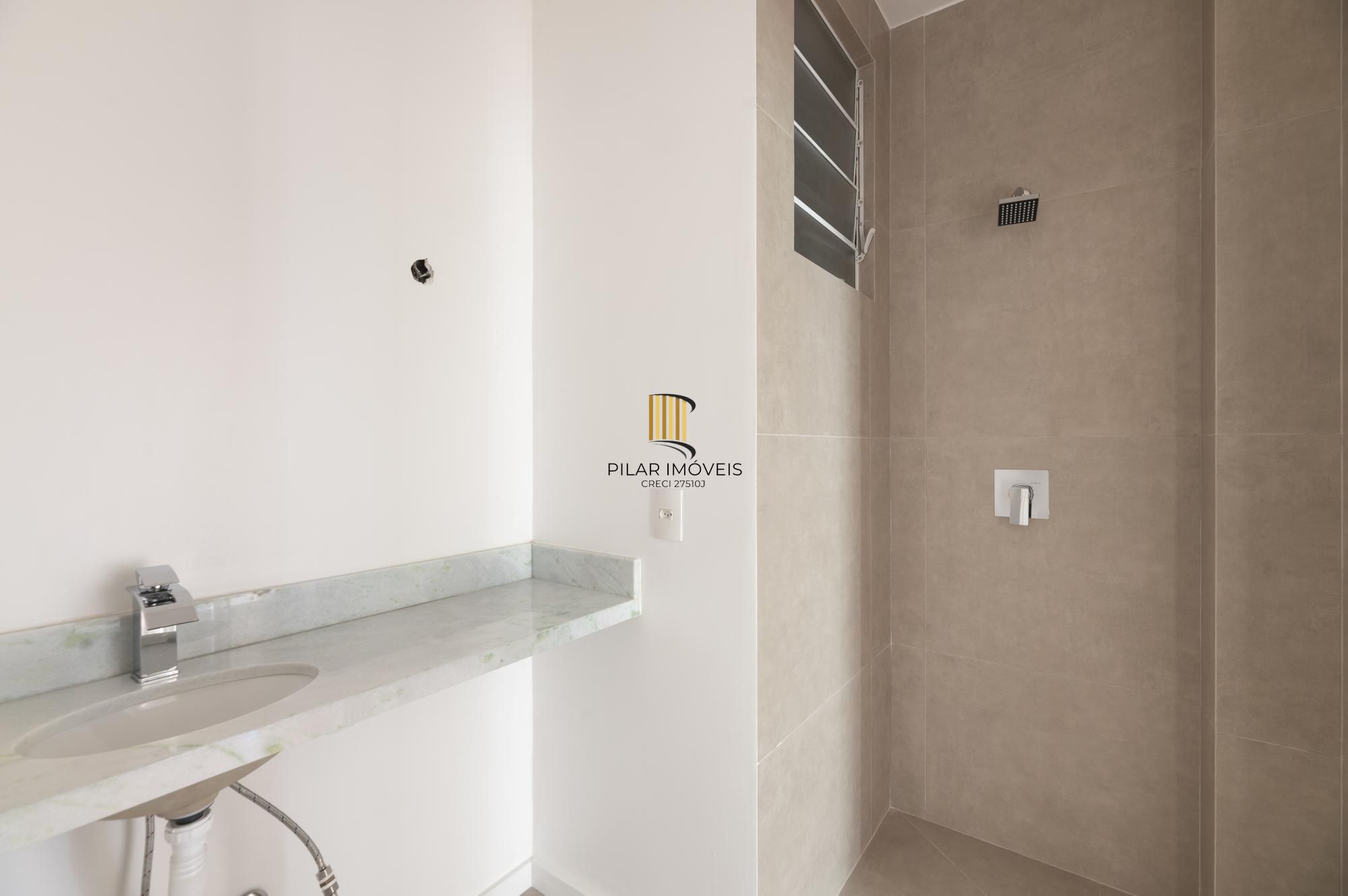 Apartamento no edificio Esplanada 03 dormitórios no Bairro Moinhos de Vendo em Porto Alegre