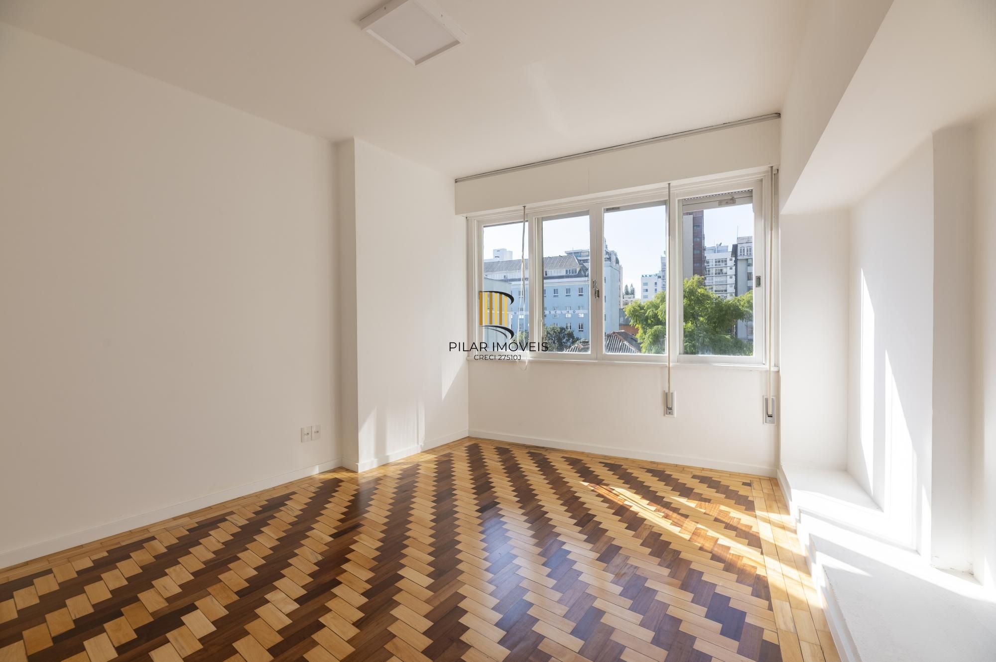 Apartamento no edificio Esplanada 03 dormitórios no Bairro Moinhos de Vendo em Porto Alegre