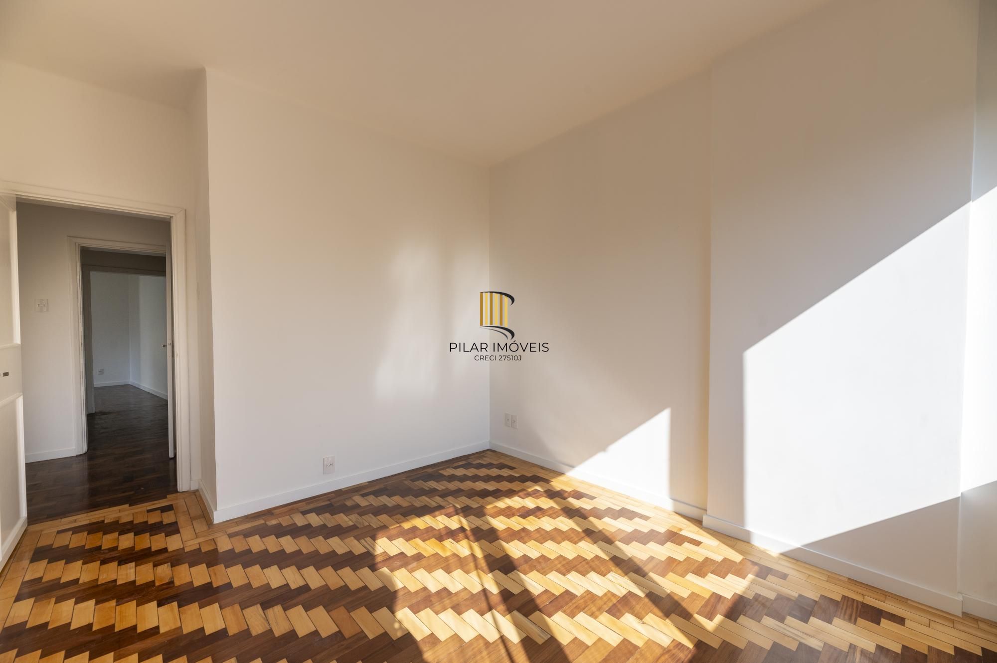 Apartamento no edificio Esplanada 03 dormitórios no Bairro Moinhos de Vendo em Porto Alegre