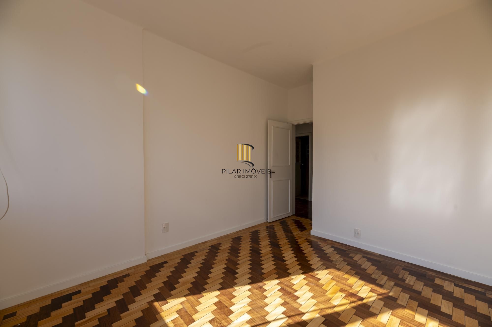 Apartamento no edificio Esplanada 03 dormitórios no Bairro Moinhos de Vendo em Porto Alegre