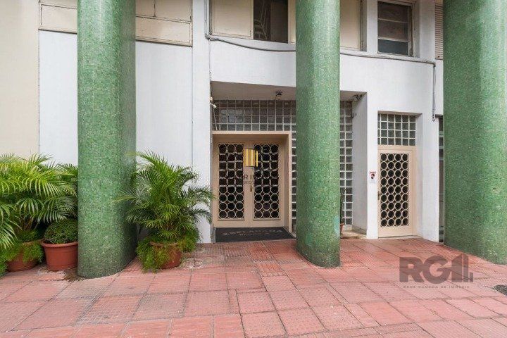 Apartamento no edificio Esplanada 03 dormitórios no Bairro Moinhos de Vendo em Porto Alegre