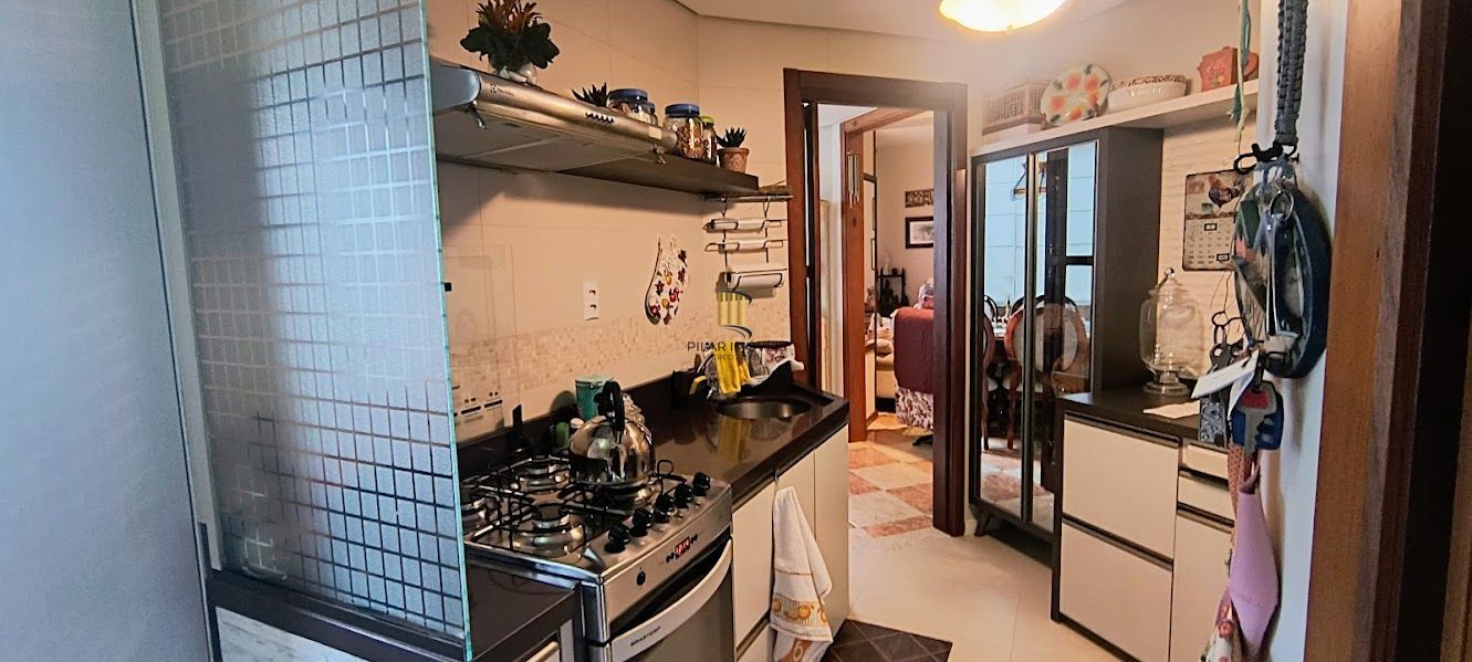 Apartamento 02 dormitórios no Menino Deus