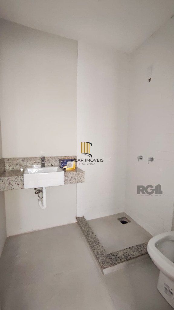 Sobrado a Venda no Residencial Verdes Campos na Rua Anna Abruzzi, com 2 dormitórios sendo 2 suites.
