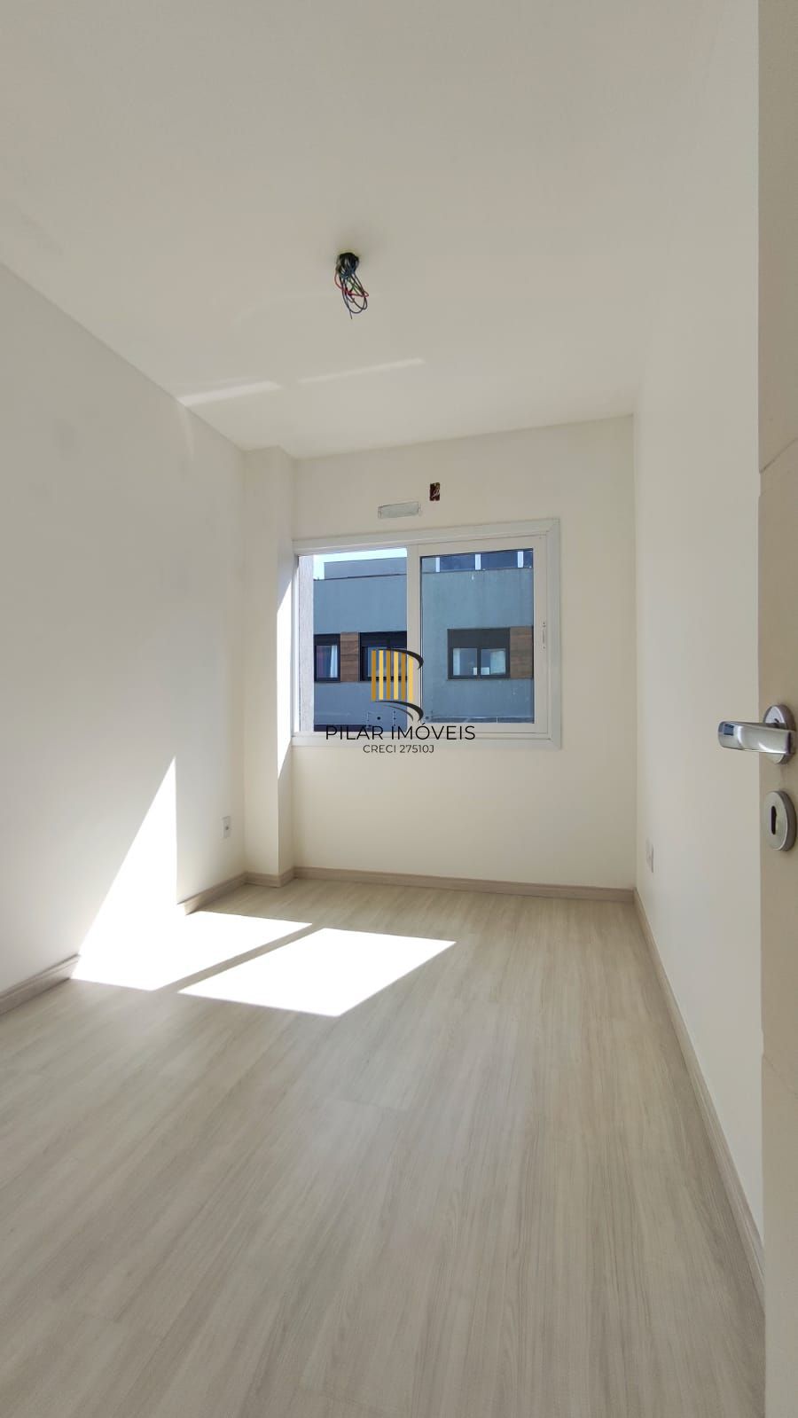 Sobrado em condomínio à venda  3 dormitórios 1 suíte – Porto Alegre – R$599 mil