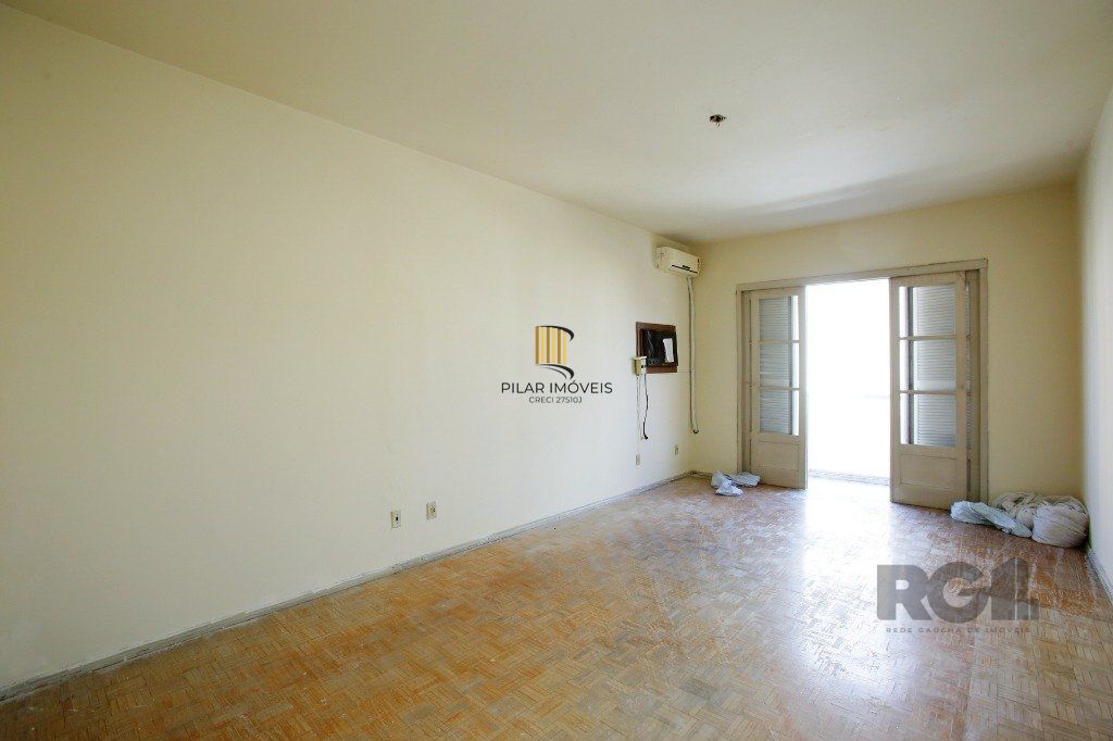 Vendo excelente cobertura com vista cinematografia, no Bairro Floresta.