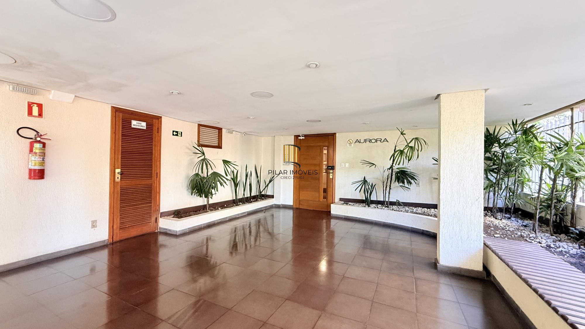 Cobertura Semimobiliada com Vista Panorâmica em Porto Alegre